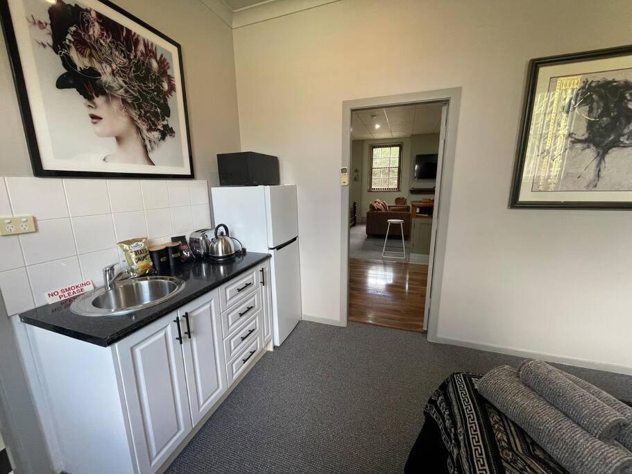 Post Office Boutique Accommodation Hat Head Экстерьер фото